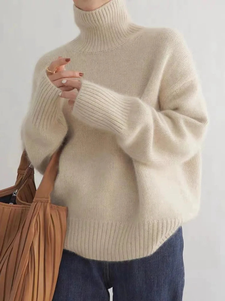 Pull Femme Élégant à Col Montant en Maille Douce – Manches Longues 1